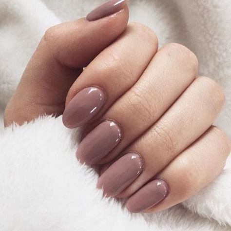 A nice pinkish brown nude of gel nails Mauve Nails, Simple Fall Nails, Fall Nail Art Designs, Smink Inspiration, Makijaż Smokey Eye, Super Nails, Nagel Inspo, Neutral Nails, Prom Nails