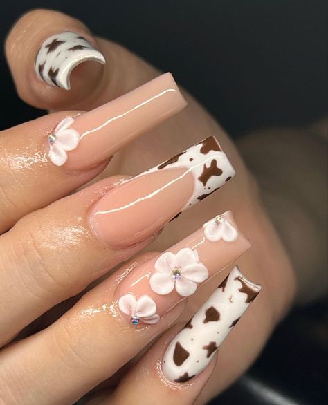 Nails Acrylic Cow, Vaquera Nails, Charro Nails, Cowgirl Nails, Country Acrylic Nails, Mexican Nails, Cowboy Nails, Acrylics Nails, Western Nails