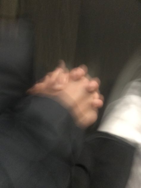 Couple Hugging Pictures Blur, Blurry Holding Hands, Aesthetic Couples Pics Blur, Blur Couples Pictures, Aesthetic Holding Hands Blur, Couple Blurry Aesthetic, Holding Hands Shadow, Blurry Couple Pics, Couples Aesthetics Blurry