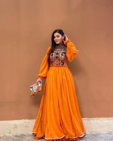 Hazaragi Dress Design, Afghan Outfit, Wading Dress, Afgani Dress, Afghani Clothes, Mehndi Dresses, Blouse Casual Fashion, Beautiful Casual Dresses, Womens Trendy Dresses