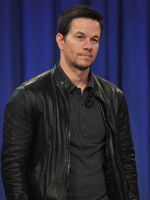 Mark Wahlberg Wahlberg Brothers, Actor Mark Wahlberg, Donnie Wahlberg, Mark Wahlberg, Hot Actors, Film Serie, Man Crush, Hottest Celebrities, Celebrities Male