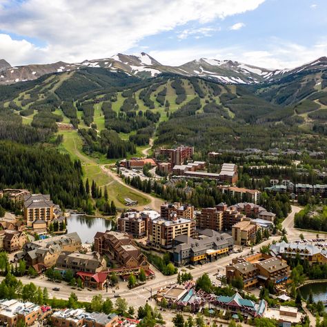 Breckenridge, Colorado, is known as a skier’s paradise. Beyond the snow-capped mountains, you may not know that Breck is a year-round town. With hiking, biking, rafting, and its creative maker activities, it’s a summer playground. Here is a list of some of the best ways to enjoy summer in... Breckenridge Colorado Summer, Breckenridge Summer, Skiing Colorado, Best Family Vacation Spots, Great Vacation Spots, Colorado Summer, Family Vacation Spots, Ski Town, Breckenridge Colorado