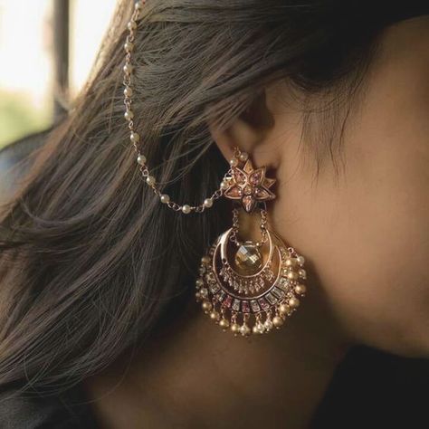 Wedding Jewelry Ideas For Bride Indian, Traditional Earrings Indian Jewelry, Jhumkas Aesthetic, Traditional Jhumka, Vintage Indian Jewelry, Jewellery Traditional, Jhumka Designs, Indian Wedding Jewelry Sets, Indian Bridal Jewelry Sets