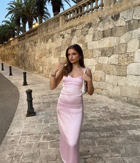 Light Pink Prom, Satin Dress Outfit, Light Pink Prom Dress, Silk Prom Dress, Cute Formal Dresses, Pink Satin Dress, Prom Dress Plus Size, Preppy Dresses, Pink Prom Dress