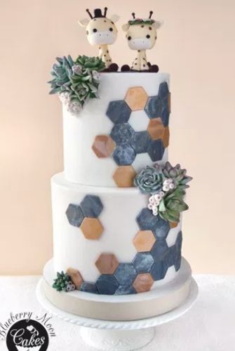 Giraffe Wedding, Cake With Succulents, Cute Giraffes, Earth Wedding, Crazy Wedding Cakes, Burgundy Wedding Cake, Giraffe Cakes, Moon Cakes, Towel Cake