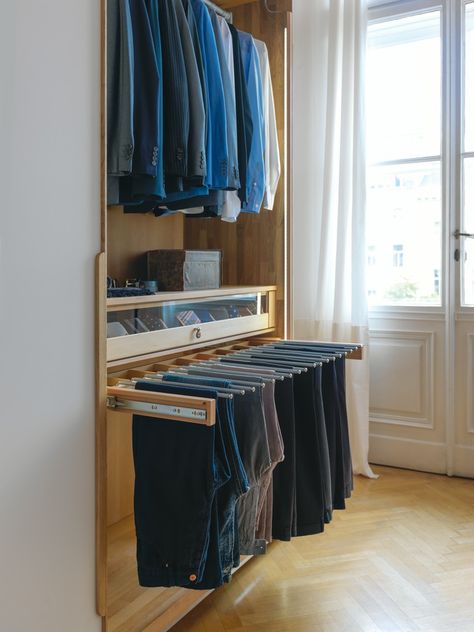 Nox Wardrobe Walk In Wardrobe Bedroom, Wardrobe Organiser, Closet Interior, Master Closet Design, Smart Closet, Wooden Closet, Dressing Room Closet, Closet Design Layout, Modern Cupboard Design