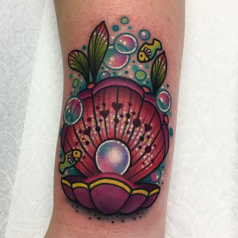 Fairy Ring Tattoo, Clam Tattoo, Clam And Pearl, Seashell Tattoo, Pearl Tattoo, Tattoo Disney, Crab Tattoo, Seashell Tattoos, Ring Tattoo