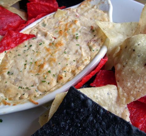 Blue Crab Dip Recipe, Blue Crab Dip, Blue Crab Recipes, Strange Food, Crab Dip Recipe, Joe Crab Shack, Meat Meals, Restaurant Copycat, Crispy Chips