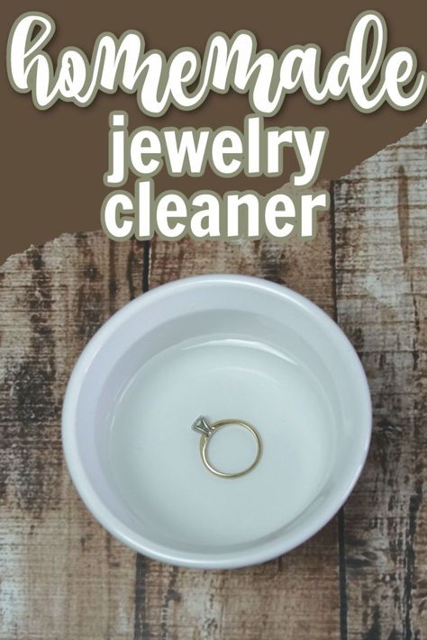 Make your own DIY Homemade Jewelry Cleaner with only 1 ingredient to get your diamond ring sparkling again. #jewelrycleaninghack Diy Wedding Ring Cleaner, Homemade Ring Cleaner, Diy Jewelry Cleaner Diamonds, Diamond Ring Cleaner, At Home Jewelry Cleaner, Jewlery Cleaner, Water Alternatives, Diy Jewelry Cleaner, Natural Jewelry Cleaner