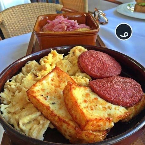 Dominicano Recipes, Salvadorian Food, Chicken Burgers Recipe, Dominican Food, Hispanic Food, Island Food, Latin Food, Food Obsession, Types Of Food