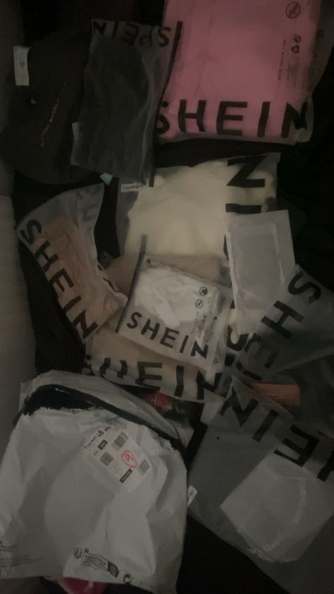 Shopping Haul Aesthetic, Shopping Instagram Story, Shein Package, Shein Order, Shopping Snap, Shein Aesthetic, Shein Stuff, Shein Shopping, Clothes Haul