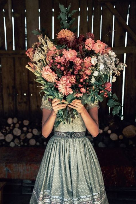 German Traditional Dress, Italian Country, Wildflowers Photography, Birthday Wishes Flowers, Flower Photoshoot, Lena Hoschek, Wildflower Garden, Garden Cottage, Flower Farm