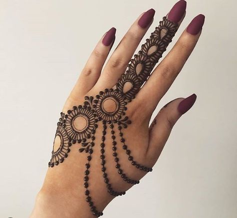 Finger Mehndi Style, Latest Finger Mehndi Designs, Traditional Henna Designs, Finger Mehendi Designs, Tattoo Design For Hand, Khafif Mehndi Design, Simple Mehndi Design, मेहंदी डिजाइन, Henna Tattoo Hand