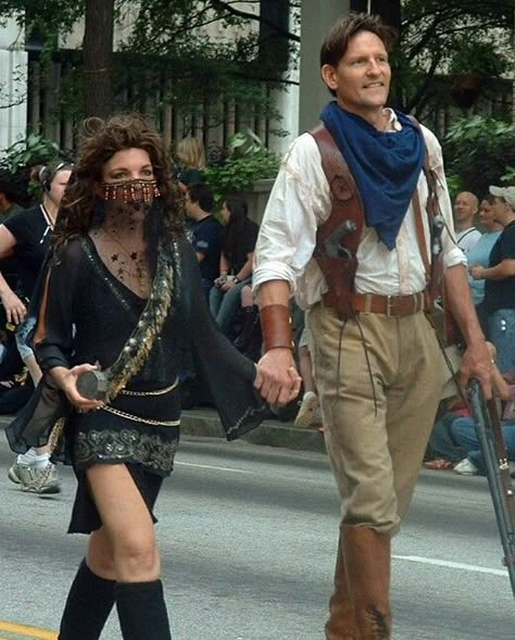 Couples costume idea! - Rick and Evy from The Mummy Evie Costume, Mummy Halloween Costume, Halloween Costumes 2022, Mummy Costume, Couples Cosplay, Couple Halloween Costumes For Adults, Pirate Halloween Costumes, Halloween Costumes College Girls, Pirate Halloween