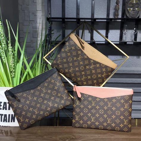 Louis Vuitton Daily Pouch M64590  #louisvuitton #lv #lvbag #lvalmabb #lvhandbag #lvlover #lvaddict #lvpurse #lvbelt #lvwallet #lvoe #lv2018 #lvauthentic #baglover #onlineshipping Louis Vuitton Pouch Outfit, Pouch Outfit, Clutch Bag Outfit, Louis Vuitton Handbags Crossbody, Louis Vuitton Handbags Black, Louis Vuitton Handbags Speedy, Louis Vuitton Handbags Neverfull, Louis Vuitton Outfit, Cheap Louis Vuitton Handbags