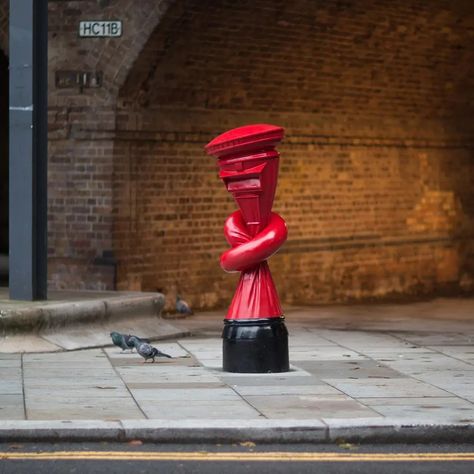 Alex Chinneck's Twisted Art - Design Swan Alex Chinneck, Twisted Art, Gift Guide Design, Post Boxes, Chelsea Art, Kensington And Chelsea, Name Card Design, Kinetic Sculpture, Design Master