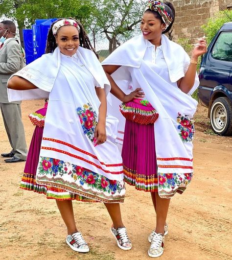 https://www.instagram.com/p/CZhH54bMHLT/?igshid=MDJmNzVkMjY= Xitsonga Traditional Attire, Tsonga Dresses, Tsonga Traditional Attire, Sepedi Traditional Attire, Zulu Traditional Wedding Dresses, Zulu Traditional Wedding, Wedding Seasons, South African Traditional Dresses, African Traditional Wear