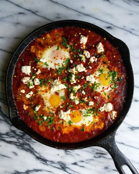 Spicy Chorizo Shakshuka - Always Order Dessert Shakshuka Recipes, Mexican Breakfast Recipes, Mexican Breakfast, Egg Dish, Baked Eggs, Breakfast For Dinner, Iron Skillet, Narwhal, Breakfast Dishes