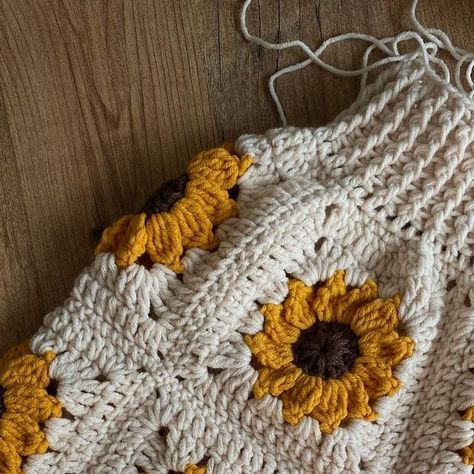 Naftalin🌻 on Instagram: "🌻🌻🌻 #ilovecrochet #sunflower #ayçiçeğihırka" Crochet Sunflower Cardigan Pattern, Crochet Sunflower Cardigan, Crochet Jumper Free Pattern, Sunflower Cardigan, Sunflower Sweater, Sunflower Crochet, Cardigan Crochet Pattern, Crochet Charts, Crochet Jumper