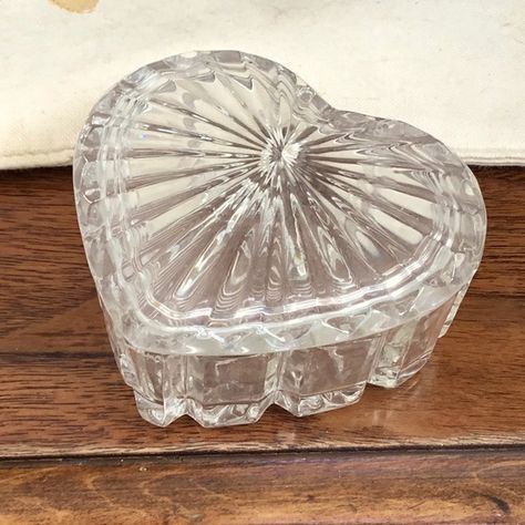 Vintage crystal cut glass heart shaped trinket dish with lid. Heart Shaped Dish, Crystal Dishes, Glass Jewelry Box, Box Ring, Heart Box, Decorative Glass, Vintage Heart, Glass Heart, Jewelry Dish