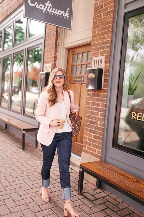 Pink Blazer Outfit Inspiration - Thrifty Pineapple Light Pink Blazer Outfits For Women, Rose Blazer Outfit, Pink Blazer Outfit Spring, Blush Pink Blazer Outfit, Light Pink Jacket Outfit, Blush Blazer Outfit, Pink Blazer Outfits For Women, Light Pink Blazer Outfit, Office Sweater Outfit