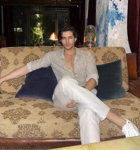 Hot Indian Man In Suit, Hot Indian Guys, Indian Man Aesthetic, Lord Karna, Bollywood Paparazzi, Indian Men Aesthetic, Indian Boys Aesthetic, Sidharth Gupta, Siddharth Gupta