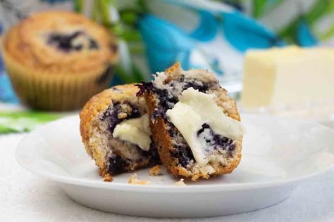 Betty Crocker Blueberry Muffins, Blueberry Muffins Healthy, Bluberry Muffins, Berry Muffin Recipe, German Chocolate Cookies, Lemon Blueberry Cupcakes, Breakfast Desserts, Healthy Blueberry Muffins, Muffins Healthy