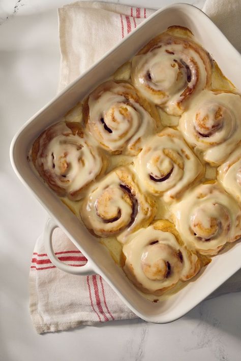 Al Roker's Christmas Morning Cinnamon Rolls Easy Christmas Morning Cinnamon Rolls, Christmas Cinammon Rolls, Christmas Sweet Rolls, Snowflake Cinnamon Rolls, Christmas Buns, Christmas Morning Cinnamon Rolls, Christmas Cinnamon Rolls, Morning Cinnamon Rolls, Christmas Morning Breakfast Ideas