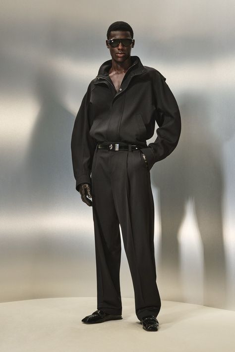 Ferrari Resort 2025
https://www.vogue.com/fashion-shows/resort-2025/ferrari/slideshow/collection#5 Valentino Resort, Resort 2025, Menswear Runway, 2025 Fashion, Runway Looks, Zara Man, Well Dressed Men, Vogue Runway, Designer Sneakers