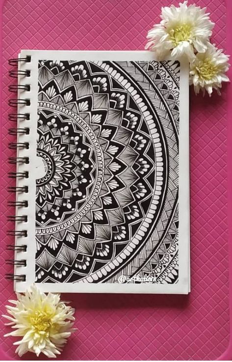 Full Page Mandala Art, Mandala Arts, Mandala Book, Doddle Art, Mandala Doodle, Easy Mandala Drawing, Art Sketches Doodles, Mandala Art Therapy, Art Painting Tools