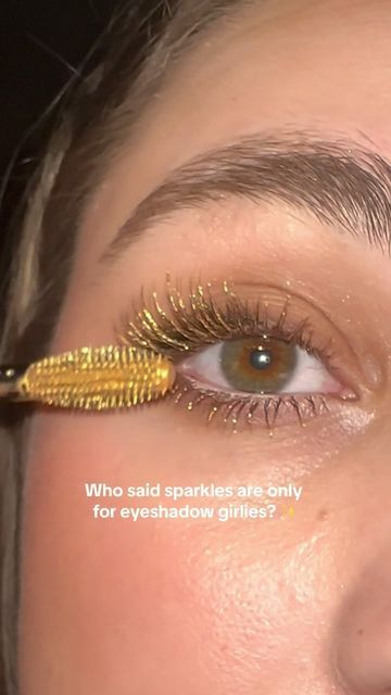 Question Beauty on Instagram: "The most magical mascara you’ll ever see 🤩  #mascara #sparkles #carmakeup #makeup #colourmascara #gold #silver   *applied over false lashes in the video" Eyelashes Ideas, Gold Eyelashes, Gold Mascara, Gold Lashes, Glitter Mascara, Body Makeup, False Lashes, Halloween Costume, Eyelashes