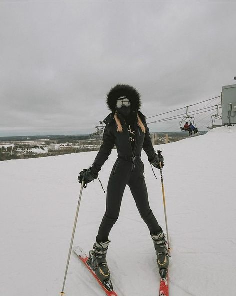 Elevate your winter adventures with the elegance of Perfect Moment skiwear. Explore chic and timeless women's ski suits that redefine classic style on the slopes. Be the ultimate ski bunny with a touch of sophistication. 🎿🌟 #PerfectMoment #ChicSkiwear #TimelessStyle #ClassicFashion #SkiBunny All Black Ski Outfit, Black Ski Outfit, Ski Suits For Women, Ski Outfit For Women, Ski Bunny, Ski Bunnies, Colorado Outfits, Baddie Style, Women Ski