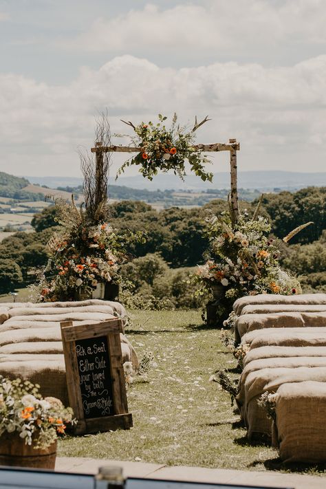 Welsh Mountains, Bayou Wedding, Farm Wedding Ceremony, Music Festival Wedding, Barnyard Wedding, Country Western Wedding, Lush Wedding, Rustic Farm Wedding, Deco Champetre