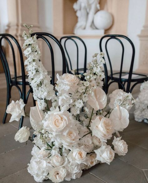 Modern Bridal Flowers, Wedding Ceremony Table Flowers, All White Ceremony Decor, Modern White Wedding Florals, White Aisle Arrangements, All White Weddings, All White Centerpieces Wedding, Floor Arrangements Wedding, Aisle Flowers White