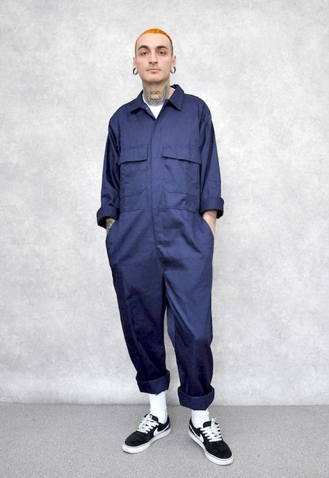 Mens Boiler Suit, Boiler Suit Men, Jumpsuit Outfit Men, Boilersuit Outfit, Boiler Suit Outfit, Coverall Outfit, Scifi Ideas, White Tees Outfit, Overall Men