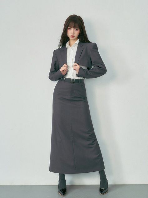 Fashion Collection Inspiration, Long Skirt Fashion, Jisoo Blackpink, Skirt Style, Ulzzang Fashion, Outfit Inspo Fall, Kpop Outfits, Lookbook Outfits, Elegant Outfit