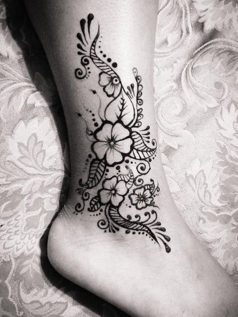 Ankle Henna Designs, Leg Henna Tattoo, Henna Ankle, Henna Leg, Henna Leg Tattoo, Henna Tattoo Designs Arm, Tattoos Leg, Henna Ink, Henne Tattoo