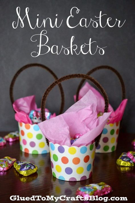 Paper Cup Mini Easter Baskets - DIY Gift Idea For Your Spring Plans Easter Baskets Craft, Slp Crafts, Mini Easter Baskets, Homemade Easter Baskets, Mini Easter Basket, Easter Food Crafts, Paper Cup Crafts, Easter Cups, Easter Festivities