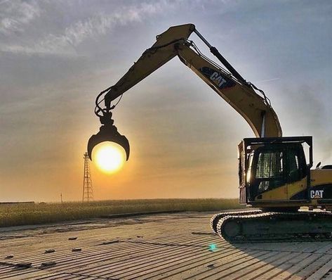 Cat Excavator, Cat Machines, Have A Great Sunday, Fruit Wallpaper, Future Trends, Construction Management, Great Photographers, Perfect Moment, Steel Structure