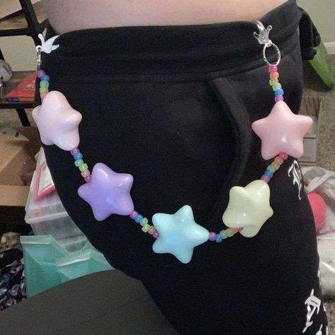 Cute Star Clothes, Star Belt Chain, Candy Rave Outfit, Kidcore Fashion Pastel, Pastel Clowncore Fashion, Purple And Green Outfits, Spacecore Fashion, Raver Aesthetic, Pastel Kandi