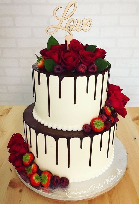 Cake For Wedding, Chocolate Wedding Cake, Drip Cake, Chocolate Strawberry, Cute Birthday Cakes, Beautiful Wedding Cakes, Drip Cakes, Naha, Cake Decorating Tips