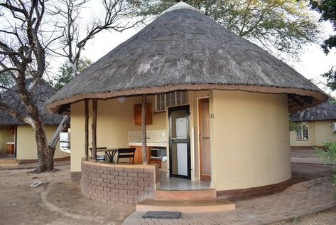 Drawing Room Decoration, African Hut, Round House Plans, Kruger National Park South Africa, Earth Bag Homes, Lodge Design, Hut House, African House, Thatched House