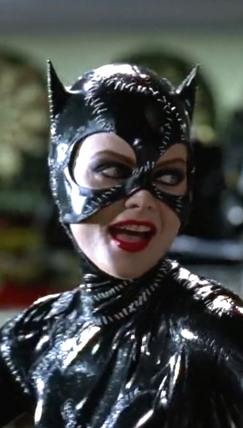 N°9 - Michelle Pfeiffer as Selina Kyle / Catwoman - Batman Returns by Tim Burton - 1992 Catwoman Michelle Pfeiffer, Evvi Art, Batman Returns 1992, Catwoman Costume, Catwoman Selina Kyle, Batman Film, Catwoman Cosplay, Cat Women, Fritz Lang