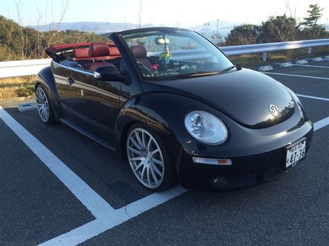 2013 Volkswagen Beetle Convertible, Volkswagen Convertible, Classic Volkswagen Beetle, Vw New Beetle, Volkswagen Beetle Convertible, Bug Car, Volkswagen New Beetle, Car Deco, Classic Volkswagen