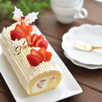 Chrismast Dessert, Desserts With Few Ingredients, Swiss Roll Cake, Parfait Desserts, Cake Roll Recipes, Dessert Photography, Bakery Desserts, Roll Cake, Strawberry Desserts