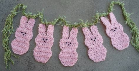 Crochet Bunny Peeps Garland Pattern Peeps Garland, Crochet Holiday Gifts, Bunny Peeps, Instant Pot Slow Cooker, Pig In Mud, Spring Garland, Barbie Crafts, Crochet Holiday, Easter Graphics