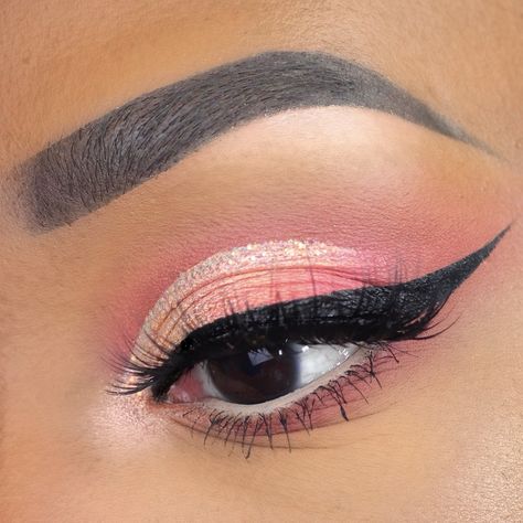 Xv Makeup, Crazy Eyeshadow, Eyeshadow Guide, Light Pink Eyeshadow, White Eye Makeup, Eye Makeup For Hooded Eyes, Pink Eyeshadow Look, Soft Eye Makeup, Windows To The Soul