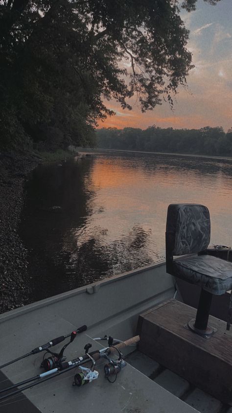 #fishing#river#summer#summernights#boat Night Fishing Aesthetic, Bass Fishing Aesthetic, Aesthetic Fishing, Boat Asthetic Picture, Boat Fishing, Boating, Fishing Aesthetic, Summer Fishing, Country Summer