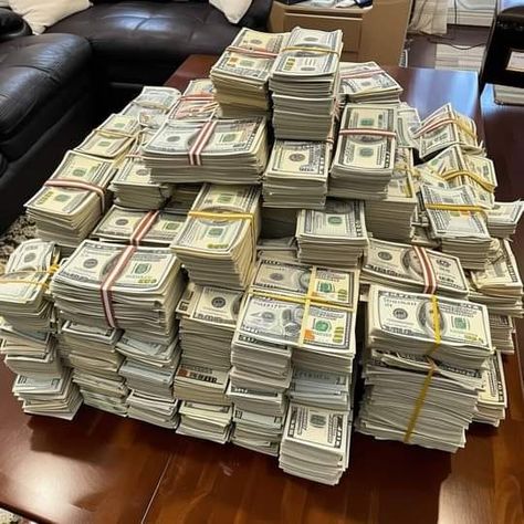 Money Spells That Work, Billionaire Lifestyle Luxury Living, Money Vision Board, Money Stacks, Eat Together, Money Pictures, Rich Money, Money On My Mind, Money Saving Strategies