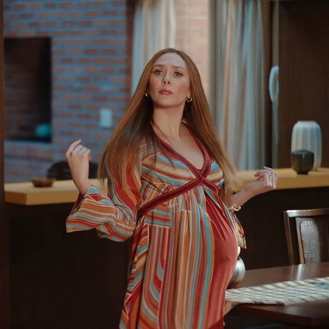 Big Pregnant, Elizabeth Olsen Scarlet Witch, Marvel Tv, Scarlet Witch Marvel, Scarlett Witch, Wanda And Vision, Marvel Films, Wanda Maximoff, Marvel Women